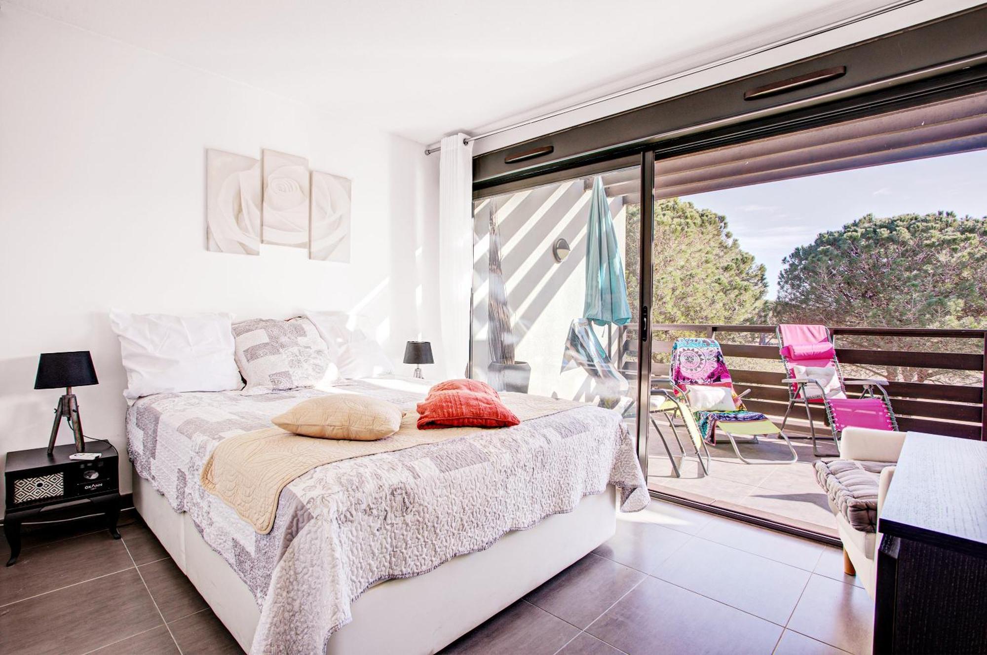Vert Paradis - Vue Apaisante Sur Golf, Pins Parasols, 2E Etage - 80 M2 Dont Terrasse Avec Pergola, 2 Chambres, 3Et Iles, 3 Clim, Wifi - Piscine, Parking Et Park A Velos, Ascenseur - En Option Linge, Menage - Pistes Cyclables, Mer A Proximite サン・シプリアン エクステリア 写真